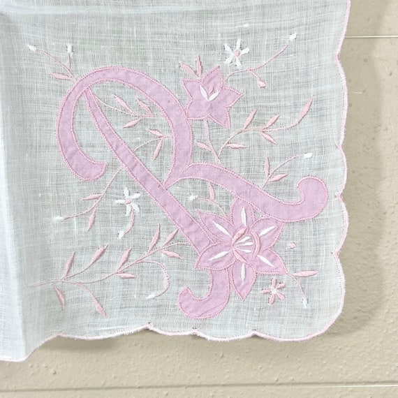 Vintage R Monogrammed Hankie / Pink Letter R / Mon