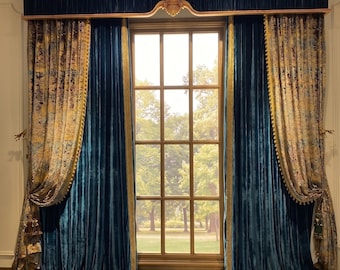 Juego de cortinas de terciopelo verde azulado oscuro, cenefa de jacquard floral vintage y caja para cortinas de lujo a medida.