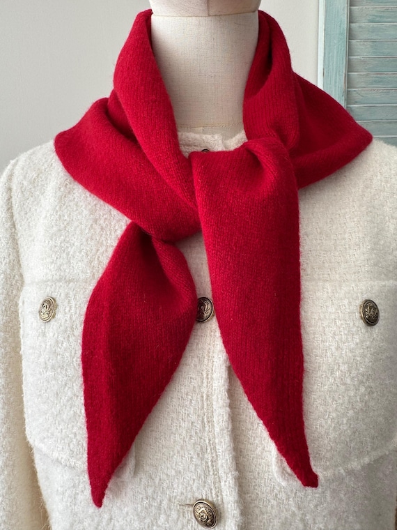 Pure Merino Wool Knit Triangle Scarf, Soft Warm Winter Neck Wrap, 100% Wool Neckerchief, Red