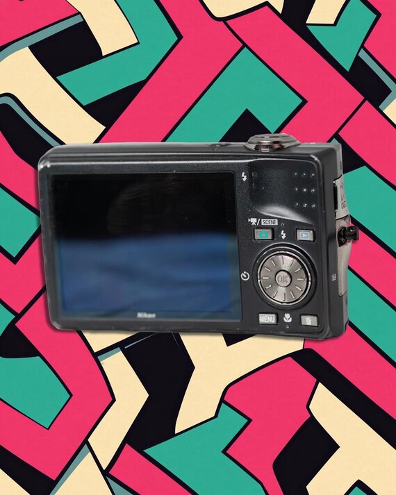 Nikon Coolpix S630 Retro Digital Point Shoot Camera