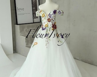 Vestido de novia bordado con flores, hombros descubiertos, colorido, estilo bohemio, corsé, tul, baile de cuento de hadas.