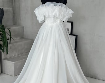 Off-Shoulder Organza Wedding Dress: Romantic Corset Ball Gown
