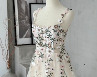 Bohemian Floral Bridal Gown, Fairy Tale Wedding Dress with Flowers, Elegant Spaghetti Strap A-line Dress, Whimsical Tulle Wedding Gown