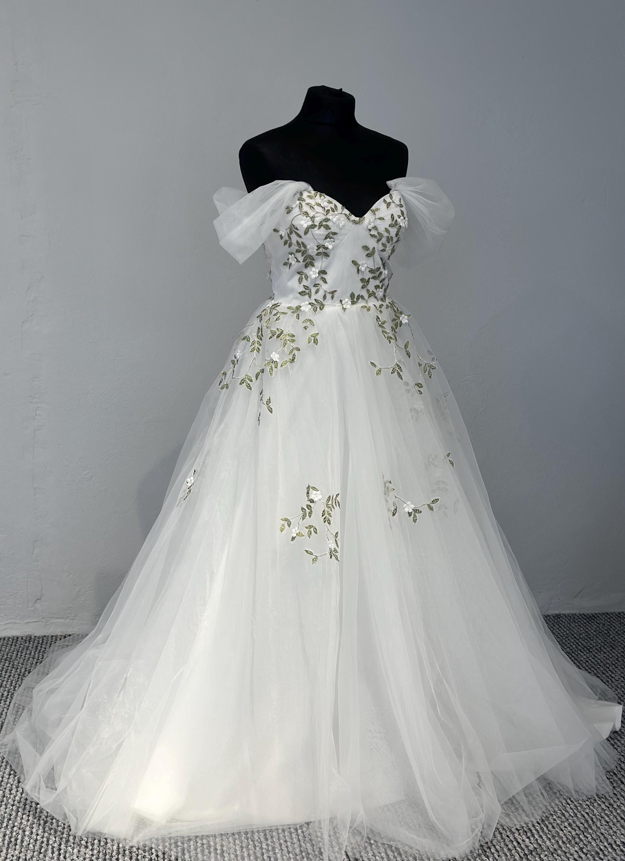 Wedding Dress With Green Accent - Etsy Canada Wedding Dress With Green Accent - Etsy Canada