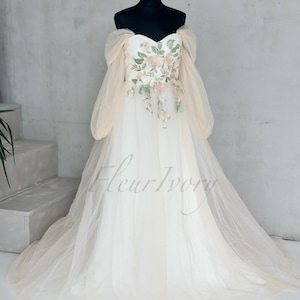 Fairytale Wedding Dress Forest Wedding Dress Green Lace Wedding Dress Colorful Wedding Dress Embroidered Wedding Dress Romantic Dress