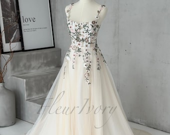 Floral Wedding Dress A-Line, Embroidered Tulle Bridal Gown, Boho Wedding Dress, Garden Wedding Dress, Romantic Bridal Gown