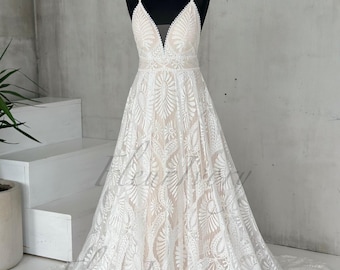 Lace Wedding Dress Spaghetti Straps Wedding Dress Boho Wedding Dress Removable Bolero Sleeve Wedding Dress Romantic Wedding Dress