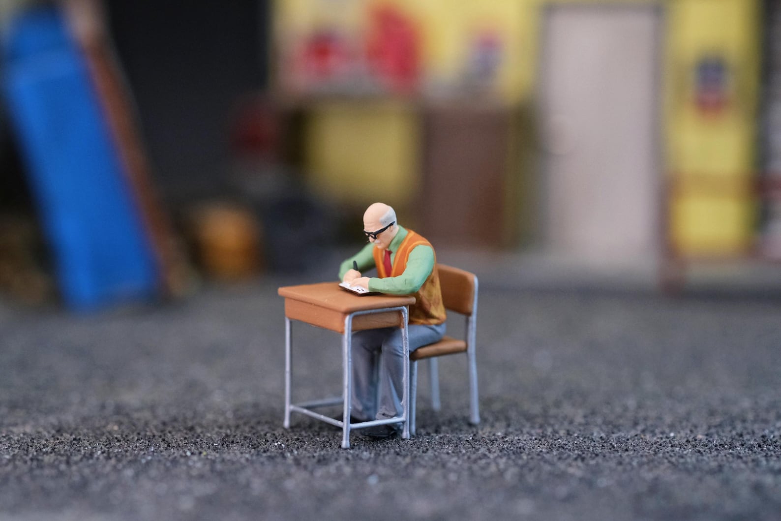 Miniature Figure Grandpa Activity Scale 1 64 Or 1 87 For Diecast