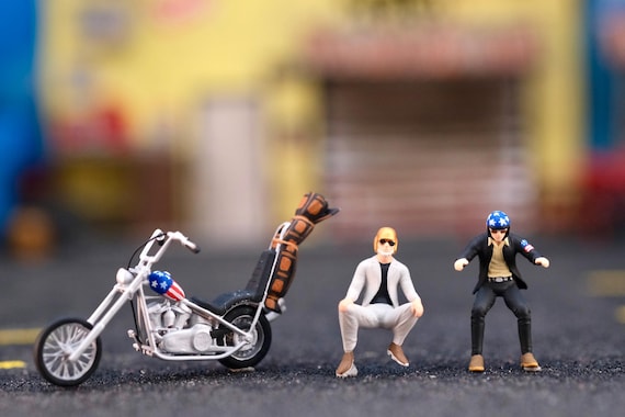 Miniature Figure Easy Rider, Motorcycle Scale 1/64 or 1/87 for