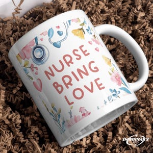 Caneca de enfermeira traz amor, caneca de enfermeira, presente para nova enfermeira, caneca de café, presente de agradecimento à enfermeira, profissional de saúde