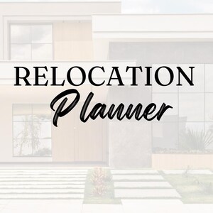 Könnte beinhalten: Ein Schwarzweißbild eines modernen Hauses mit dem Text "Relocation Planner" davor.