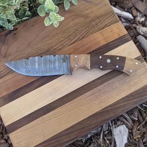 Personalized Damascus Hunting Knife Custom Engraved Outdoor Camping Knife Full Tang Skinning Knife with Leather Sheath