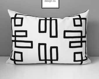 Decorative Black & White Outdoor Pillow Cover, Geometric Pillow Cover, Sunbrella Pillow Cover, Lattice Cushion Cover, Trellis, Mazizmuse