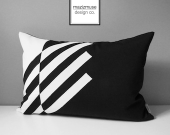 Modern Outdoor Pillow Cover, Decorative Black & White Pillow Cover, Geometric Pillow Cover, Sunbrella Cushion Cover, Mazizmuse, Illusion