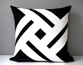 Modern Black & White Outdoor Pillow Cover, Decorative Pillow Cover, Geometric Pillow Cover, Pinwheel Sunbrella Cushion Cover, Mazizmuse