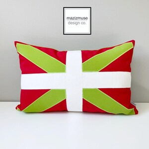 Basken Flagge Kissenbezug in Rot & Grün Sunbrella Outdoor Stoff für Veranda und Terrasse, Einweihungsgeschenk, Ikurrina Kissen, Mazizmuse