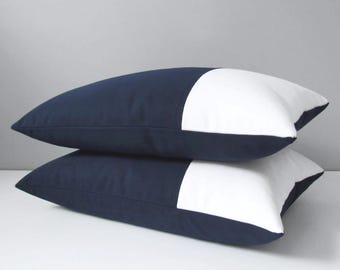 Navy Blue & White Sunbrella® Kissenbezug im modernen Farbblock für Boot, Pool / Terrasse, Mazizmuse