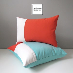 Housse de coussin d'extérieur melon et blanc Sunbrella® dans un bloc de couleurs moderne, coussins décoratifs orange pour chaises de piscine, de terrasse et de patio
