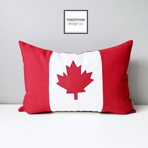 Kanada Flagge Kissenbezug in Sunbrella® Outdoor Stoff für Veranda & Terrasse, Einweihungsparty Geschenk, Rot Weiß kanadisches Ahornblatt Kissen, Mazizmuse