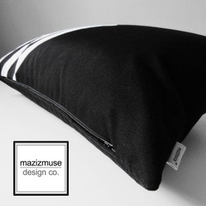 Housse de coussin extérieure moderne, housse de coussin décorative noir et blanc, housse de coussin géométrique, housse de coussin Sunbrella, Mazizmuse, Illusion image 3