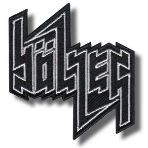 Op de afbeelding: Zwart en wit geborduurde patch met het woord "HÖLSER" in een vet, gestileerd lettertype. De patch heeft een zwarte achtergrond met witte stiksels die de letters omlijnen. Het ontwerp is hoekig en modern, met een lichte schaduw.