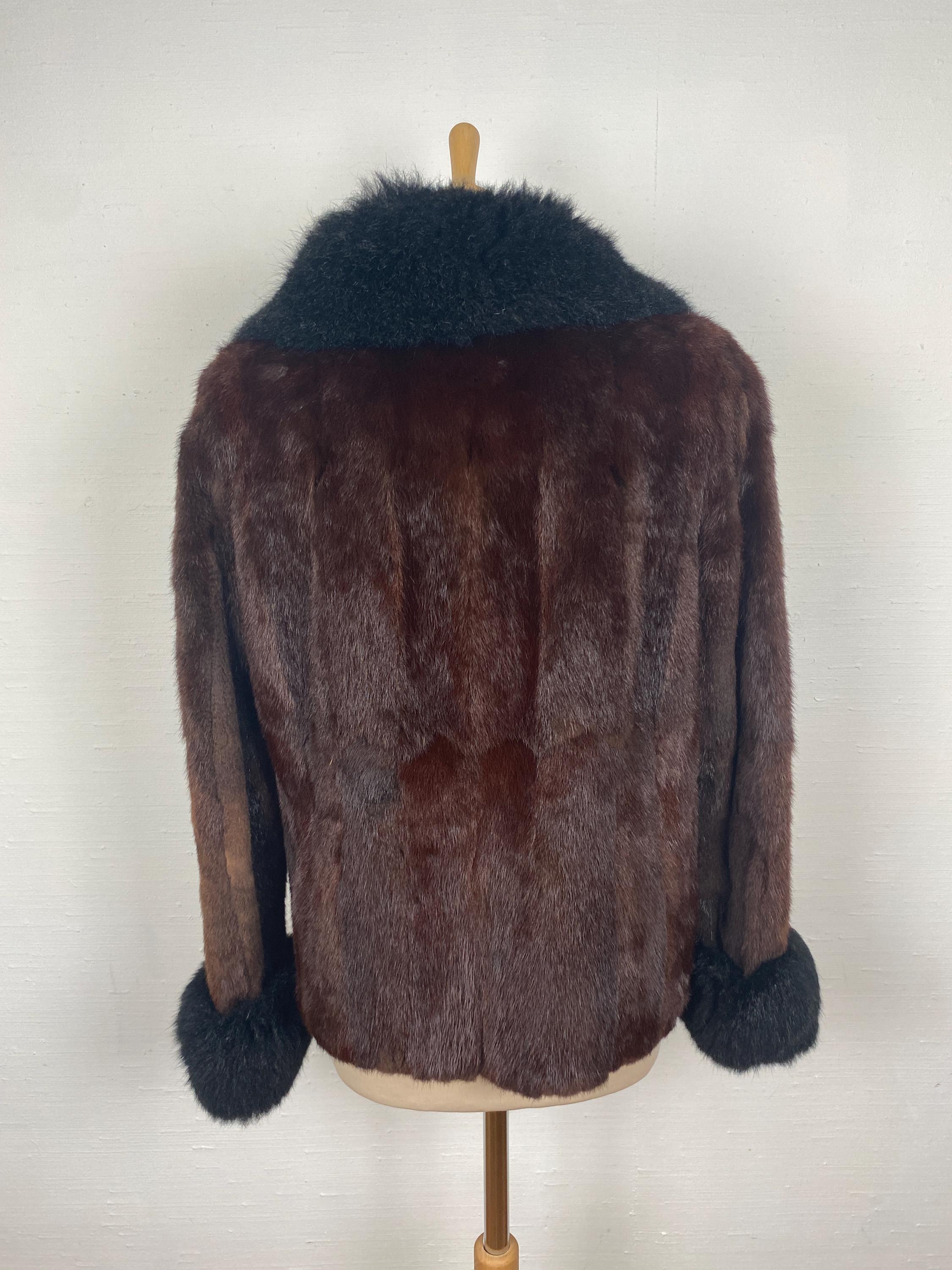 ピエールバルマンのミンクのブラウンショートファーコート、サイズS