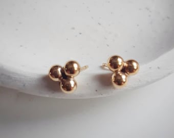 Gold triple ball stud earrings, modern everyday jewelry, second piercing, gold ball earrings, tiny gold studs, triangle earrings