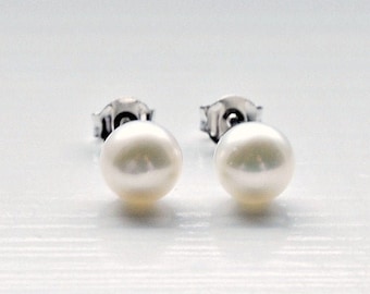 Freshwater pearl earrings, pearl studs, ivory pearl earrings, peacock pearl earrings, bridesmaid studs, classic simple jewelry, gift for her