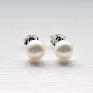 Freshwater pearl earrings, pearl studs, ivory pearl earrings, peacock pearl earrings, bridesmaid studs, classic simple jewelry, gift for her