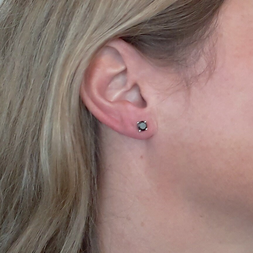 Orecchini a bottone in argento sterling con zirconia cubica verde