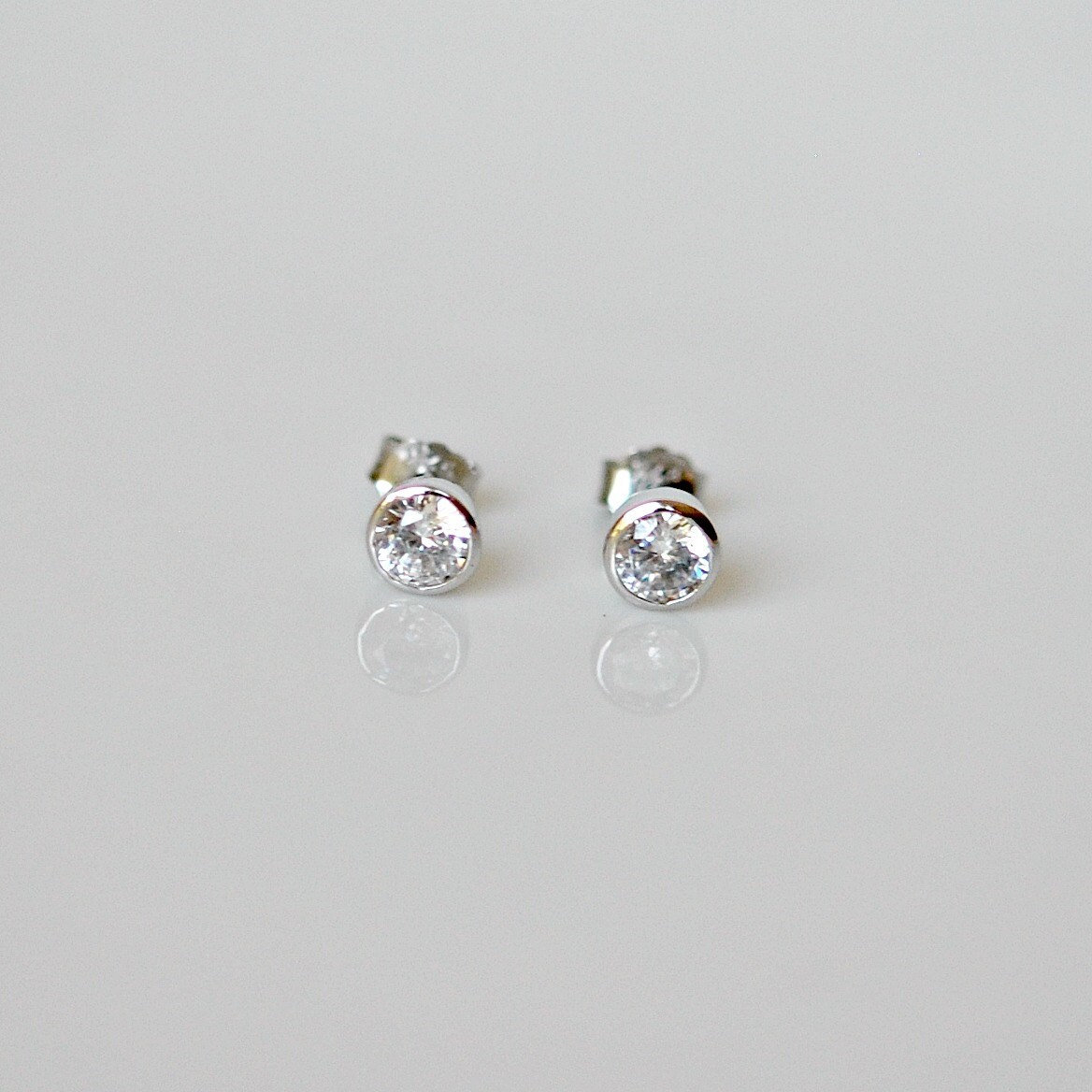 925 Sterling Silver Stud Earrings Cubic Zirconia Crystal Stud Earrings 6mm 