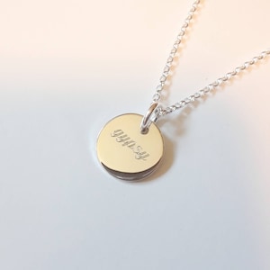 Sterlingzilveren gegraveerde schijfketting, gepersonaliseerde munthanger van 12 mm, minimalistische sieraden