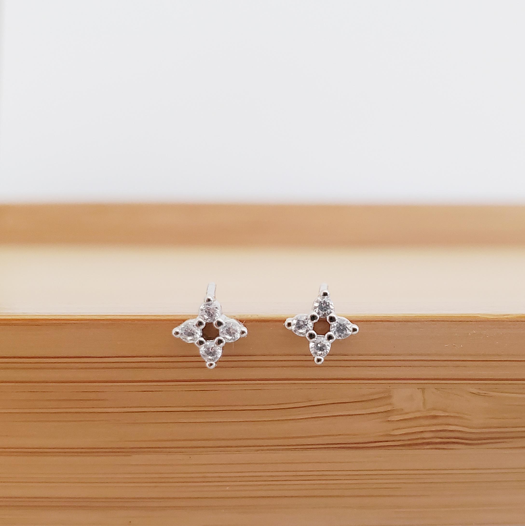 MicVivien Orecchini a Bottone Quadrifoglio con Verde Zirconi 925 Argento Sterling Orecchini a lobo Trifoglio Orecchini Brillante per Donna Ragazza