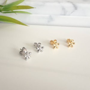 Flower earrings, flower stud earrings, gold flower, sterling silver flower, gold studs, silver studs, simple earring, daisy flower girl gift