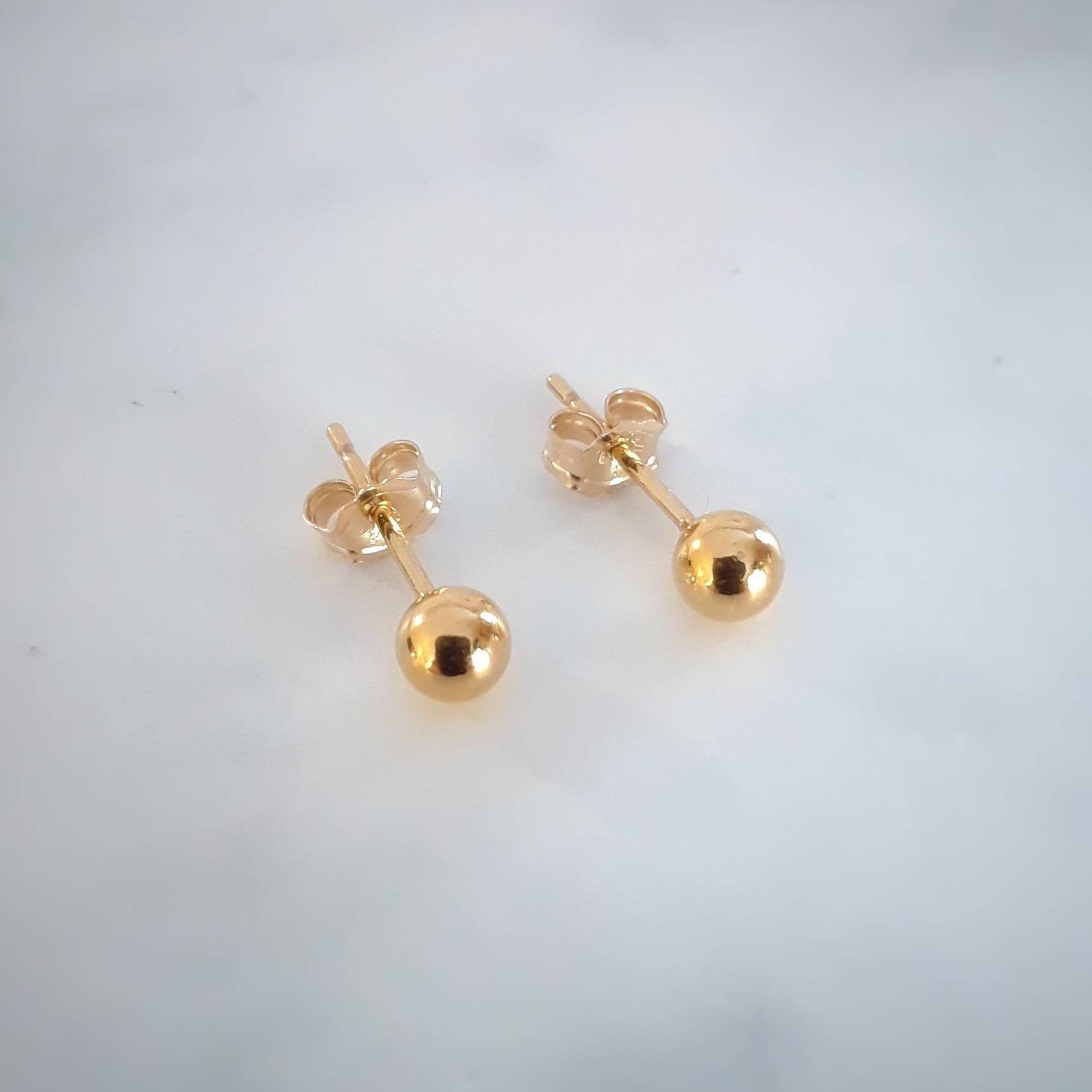 Orecchini a bottone a sfera, 4 mm, argento sterling o oro laminato 14K, secondo piercing - Italia