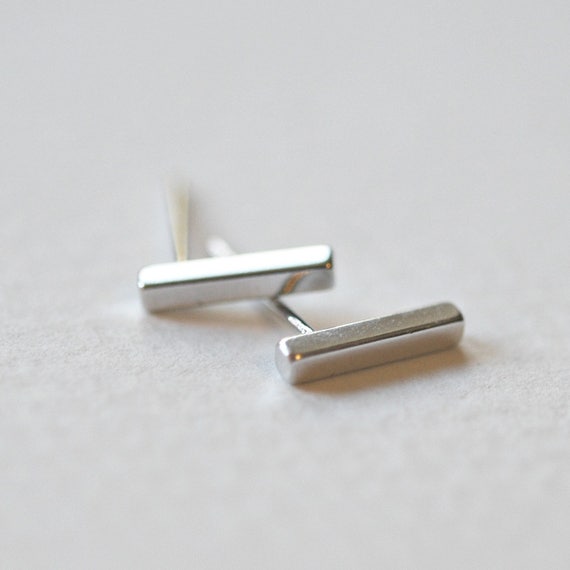 Bar stud earrings