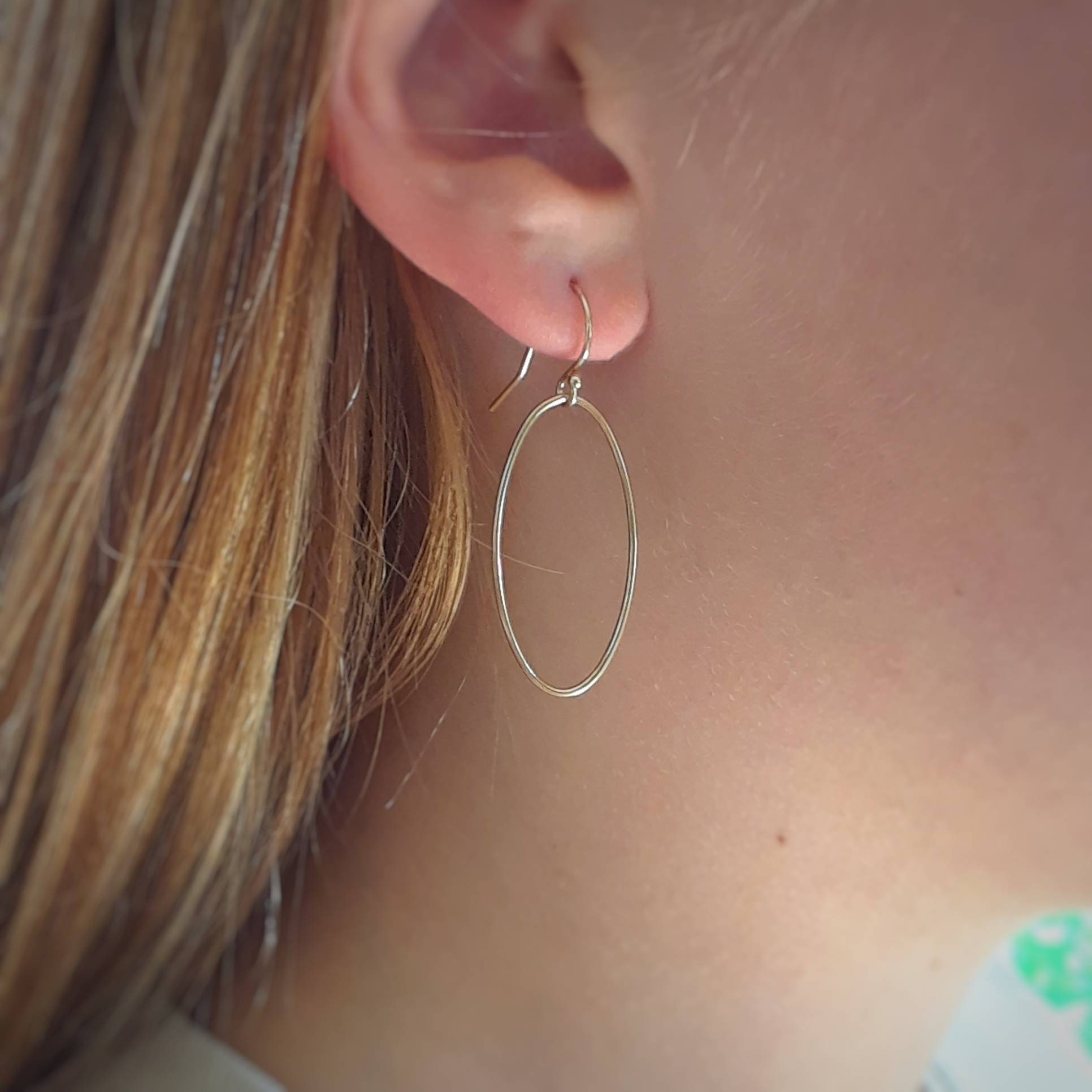 Thin gold oval store hoop earrings