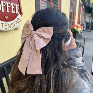 リネンの大きなヘアボウクリップ、エレガントなヘアボウバレッタ、パステルカラーのロングテールヘアボウ。 - 複数の色 100% リネン ヘアアクセサリー