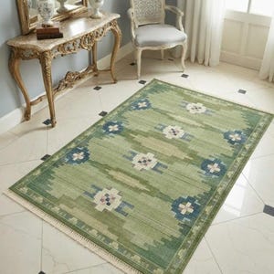 Skandinavisk grön geometrisk matta | Tvättbar matta i nordisk stil | Minimalistisk kelimmönstrad matta för modern heminredning Röllakan 164