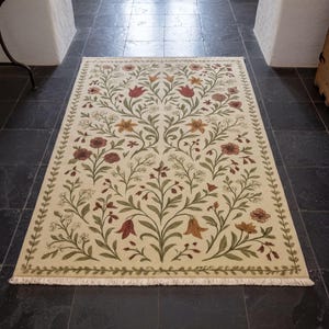 Tapete Floral: Estampa Botânica Vintage Creme (Algodão Lavável)