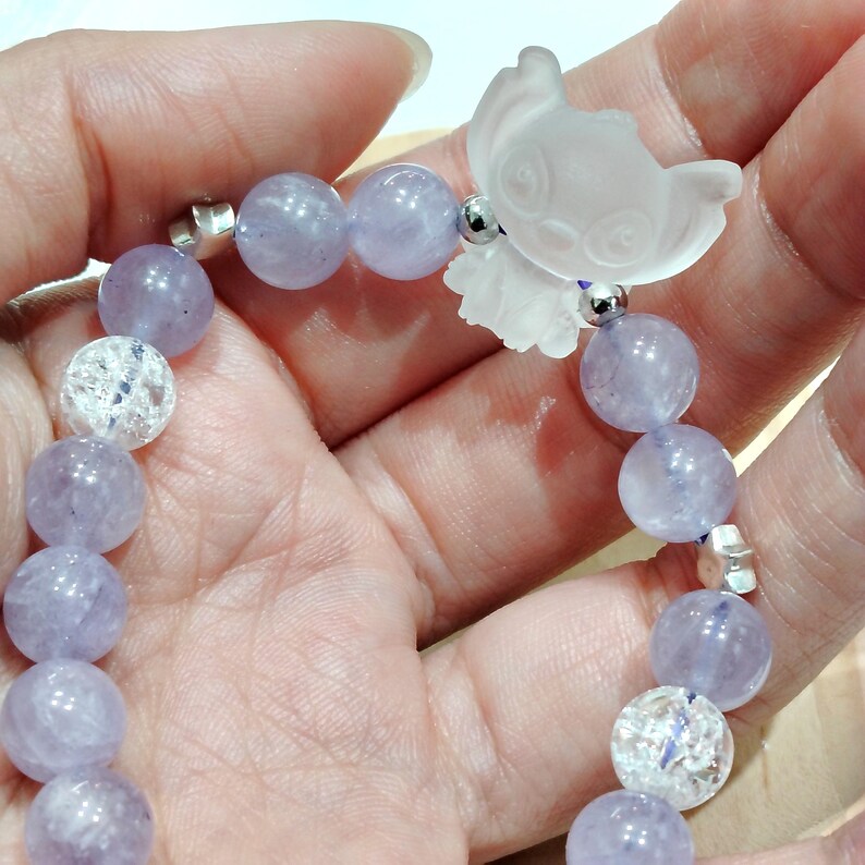 K&ouml;nnte beinhalten: Ein Set aus drei Keramikbechern mit gesprenkelter, matter Oberfl&auml;che. Die Becher sind in den Farbt&ouml;nen Creme, Hellgrau und Dunkelgrau gehalten. Jeder Becher hat ein schlichtes, minimalistisches Design und einen abgerundeten Henkel.