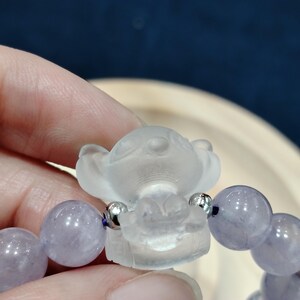 Carving Natural Quartz Stitch Perlen Armband - niedliches Cartoon Kristall Armband, Lavendel Amethyst Heilstein Armband, Stitch Geschenk für Sie Bild 6
