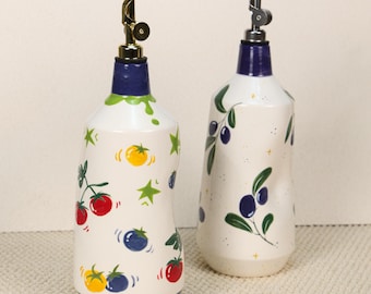 Ceramic Olive Oil Bottle Handpainted Cruet Dispenser Tomato Olive Pattern Kitchen Decor Gift Colorful Farmhouse Tableware Housewarming gift