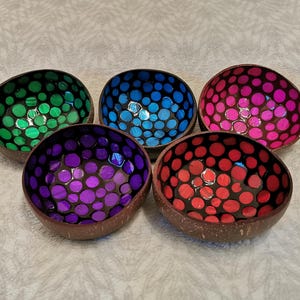 Coconut shell with mother-of-pearl inlay