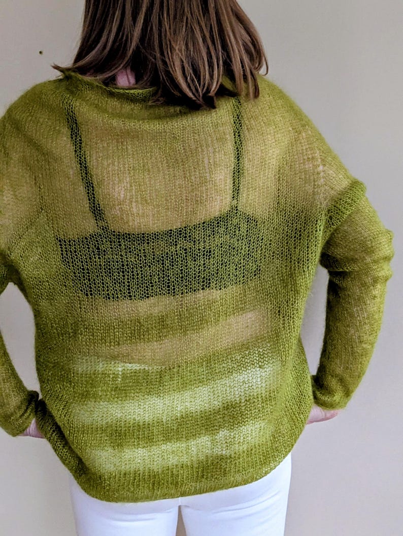 Luxurious Silk-Kid-Mohair Sweater: Boat Neck, Long Sleeves, Straight Fit image 4