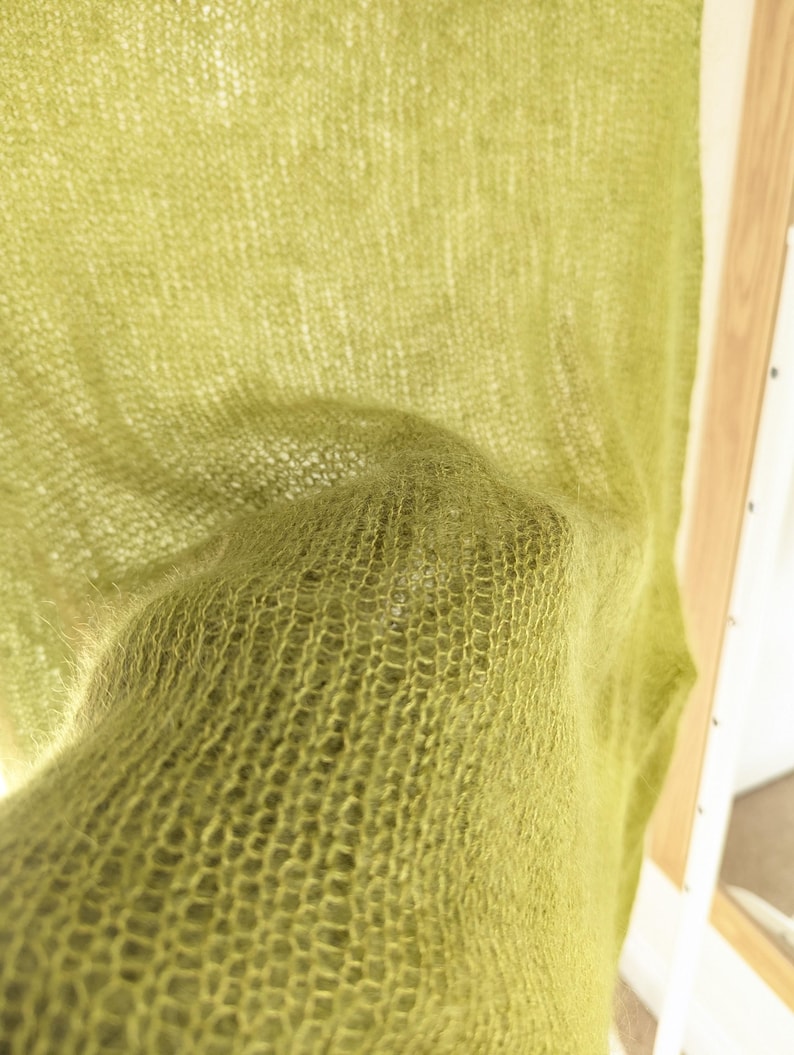 Luxurious Silk-Kid-Mohair Sweater: Boat Neck, Long Sleeves, Straight Fit image 7