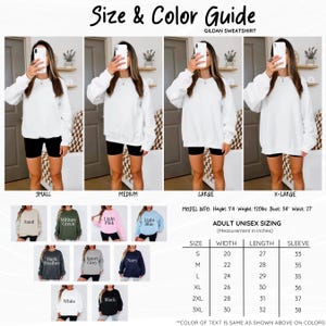 K&ouml;nnte beinhalten: Ein Gr&ouml;&szlig;en- und Farbleitfaden f&uuml;r Gildan-Sweatshirts mit vier Bildern eines wei&szlig;en Rundhals-Sweatshirts in den Gr&ouml;&szlig;en Small bis Extra-Large. Enth&auml;lt eine Farbpalette sowie eine Gr&ouml;&szlig;entabelle mit Angaben in Zoll f&uuml;r die verschiedenen verf&uuml;gbaren Modelle.