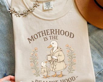 Funny Mom Shirt, Silly Goose Mom Tee, Trendy Mama Gift, Mothers Day Shirt, Cute Mama Tee, Mom Life Tee, Sarcastic Shirt, Mama Birthday Gift
