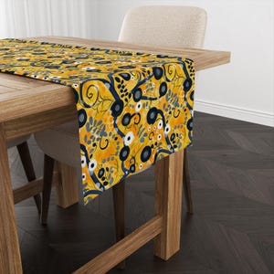 Golden Floral Tree Table Runner – Klimt Inspired Yellow Botanical Art Decor, 3D Dijital Print, Custom Size Table Runner
