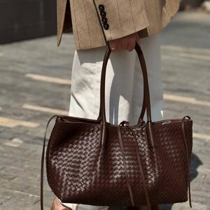 Handgemachte Leder gewebte Tasche, Grossraum Hobo Tasche, Minimalistische Leder Hobo Tasche, Grossraum Handtasche, Leder Hobo Tasche, Geschenk für die Frau